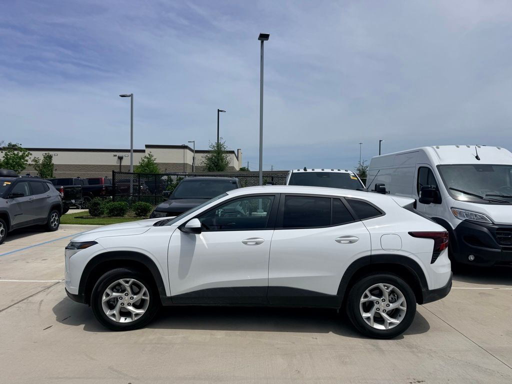 2025 Chevrolet Trax LS