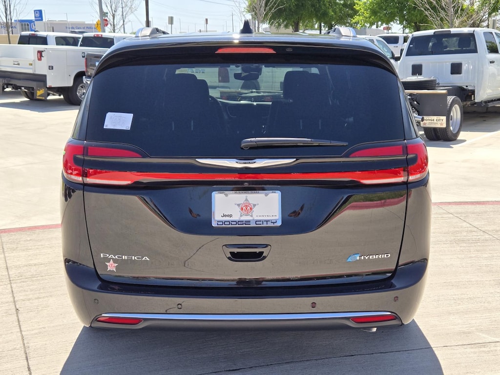 New 2025 Chrysler Pacifica Hybrid PACIFICA PLUG-IN HYBRID PINNACLE Passenger Van