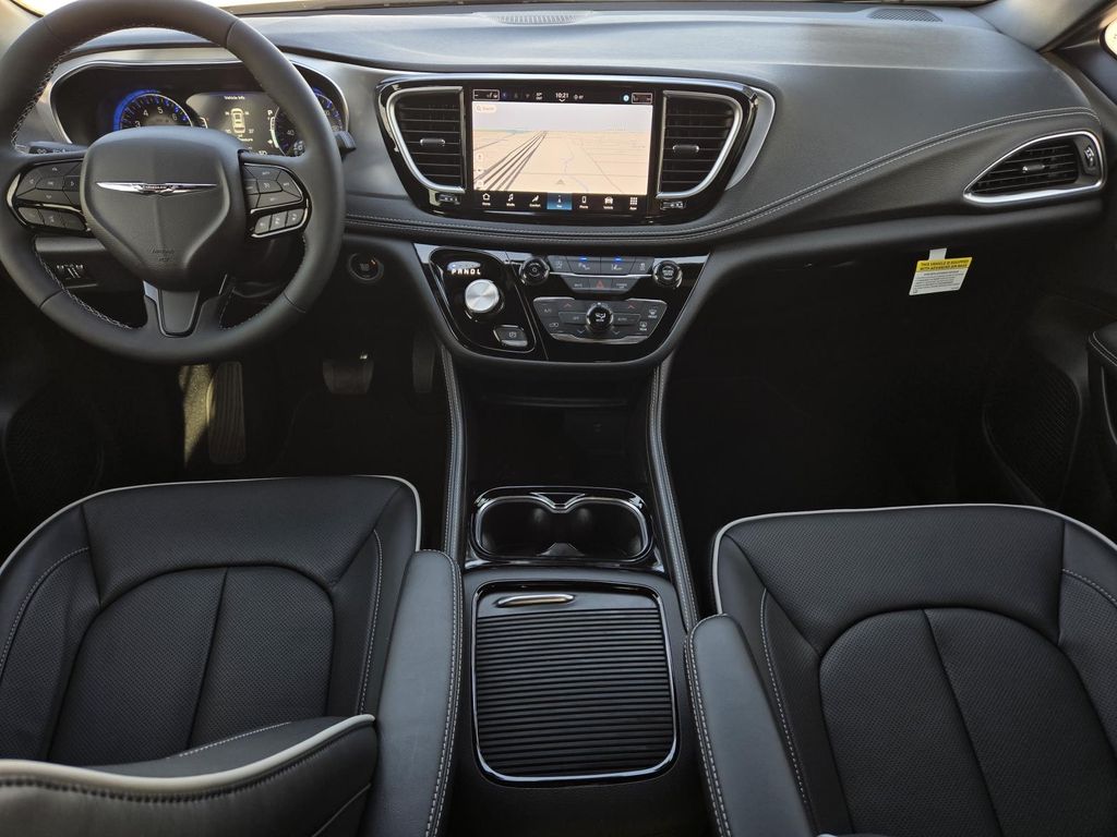 2026 Chrysler Pacifica Limited - Photo 16