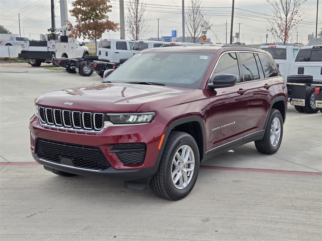 2025 Jeep Grand Cherokee Laredo's photo