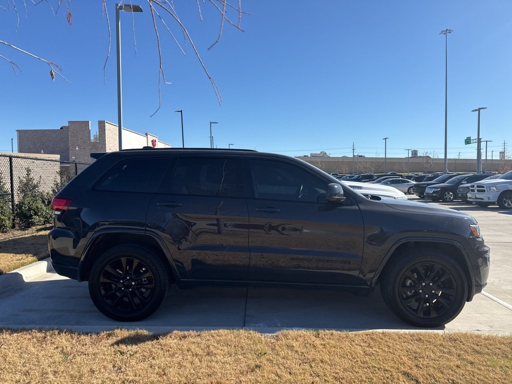 2018 Jeep Grand Cherokee Altitude's photo