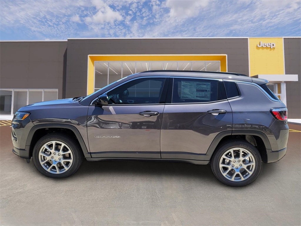 Used 2024 Jeep Compass Latitude Lux with VIN 3C4NJDFN0RT175572 for sale in Mckinney, TX