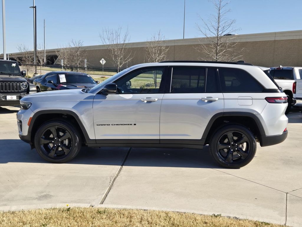Used 2023 Jeep Grand Cherokee Altitude X SUV