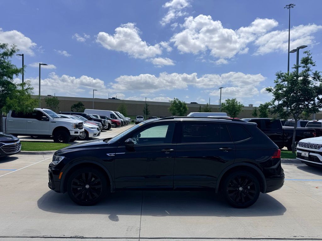 2021 Volkswagen Tiguan 2.0T SE R-Line Black's photo