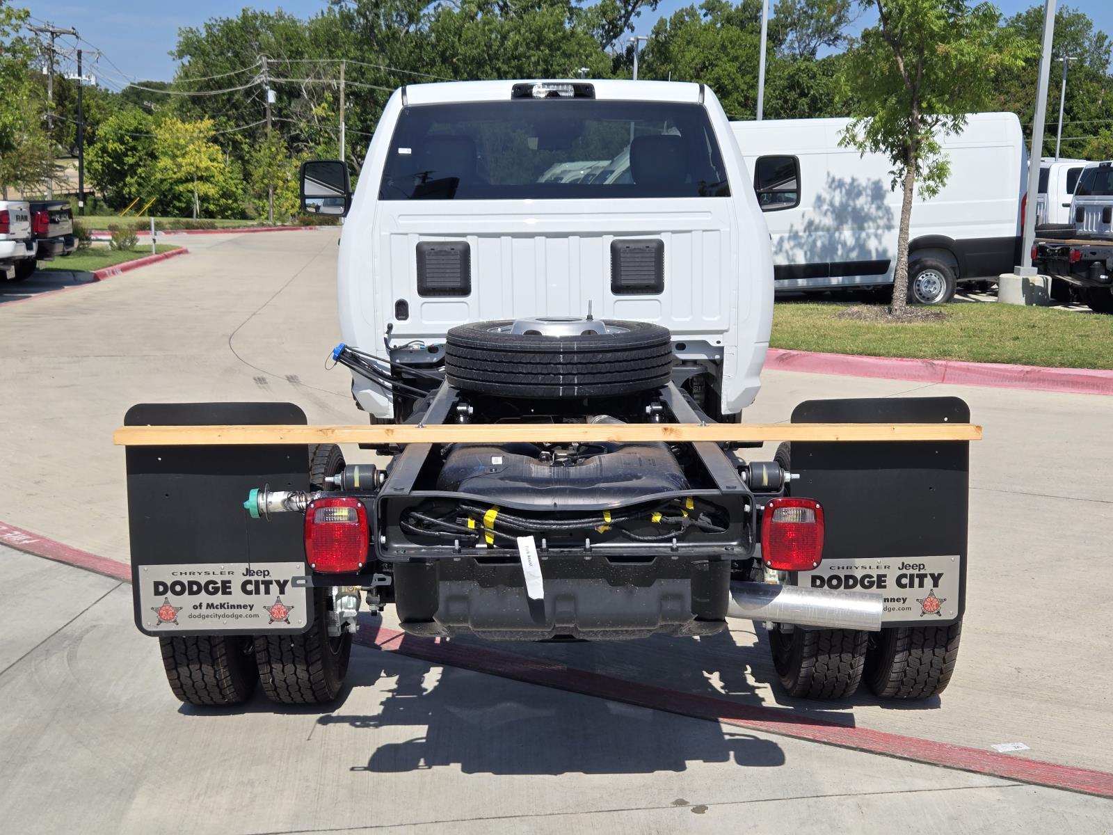 2025 Ram 5500 Tradesman photo 4