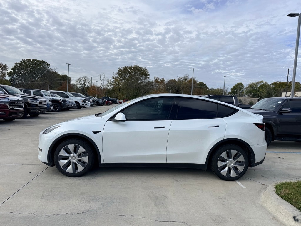 2023 Tesla Model Y Long Range's photo