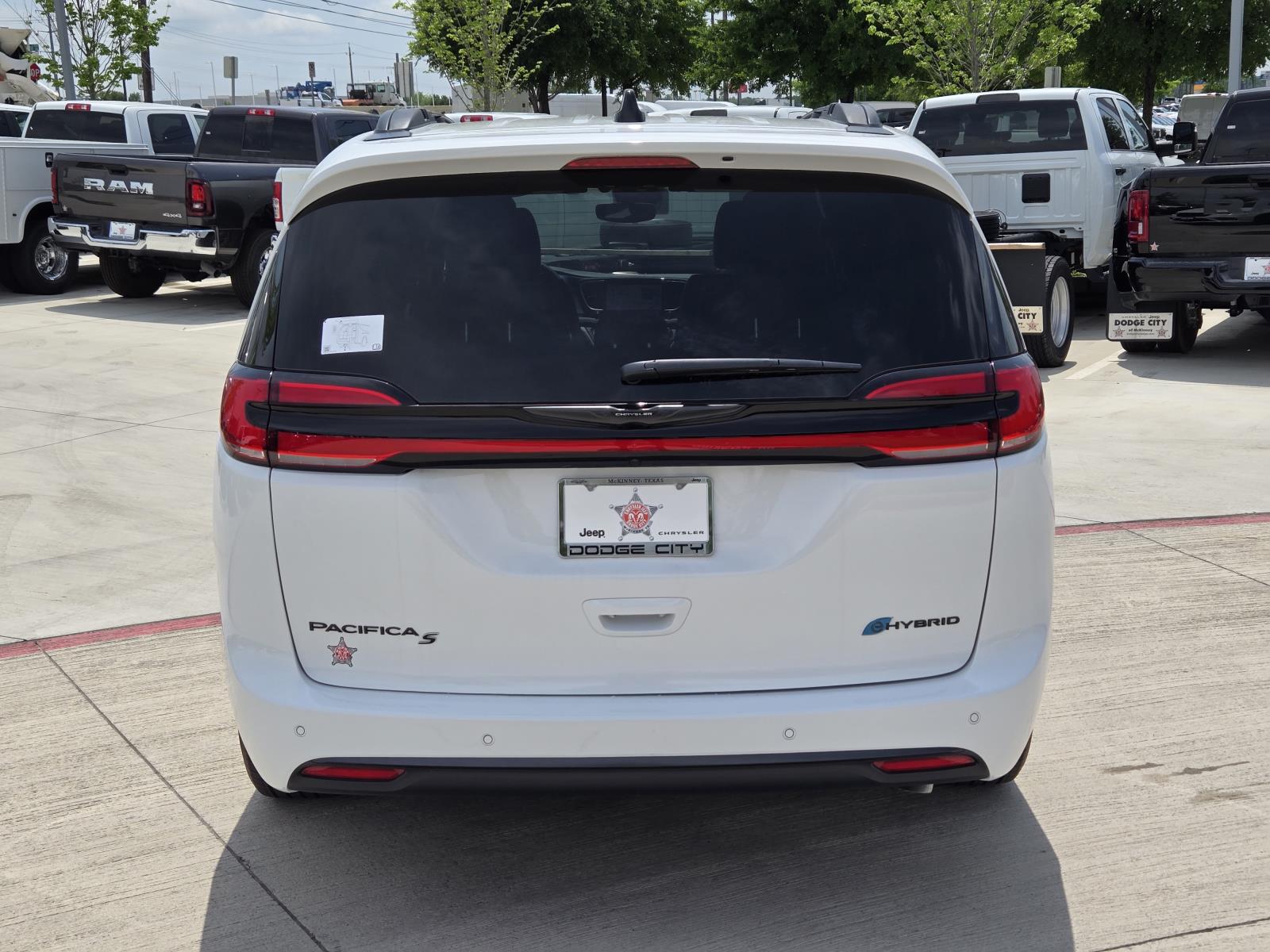 2025 Chrysler Pacifica Hybrid S Appearance photo 4