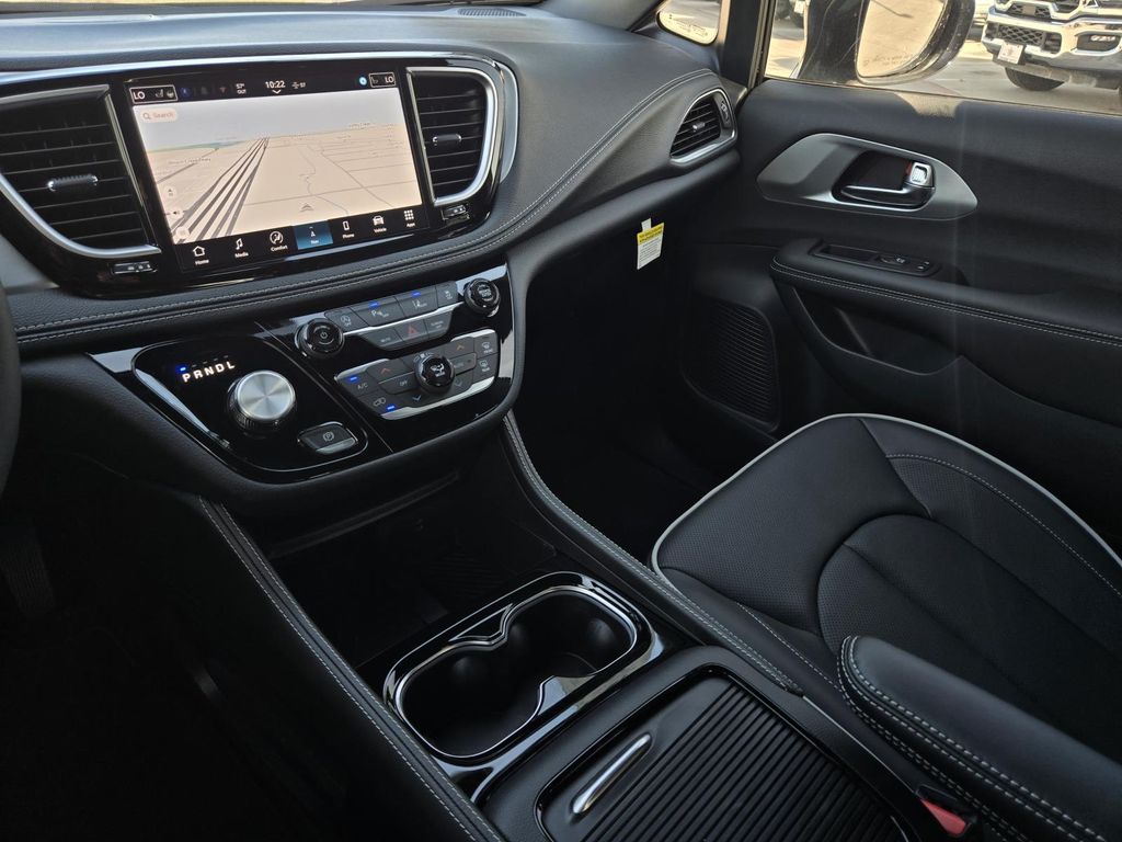 2026 Chrysler Pacifica Limited - Photo 19