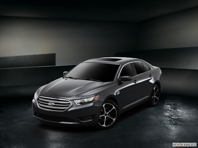 Exterior View Of 2015 Ford Taurus in Tulsa