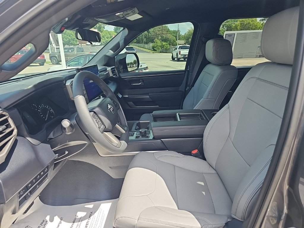 2026 Toyota Tundra SR5 - Photo 12