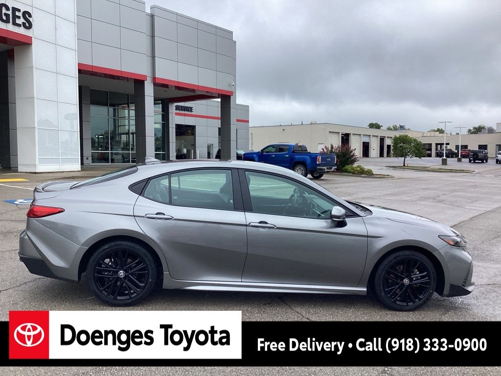 2025 Toyota Camry SE photo 2