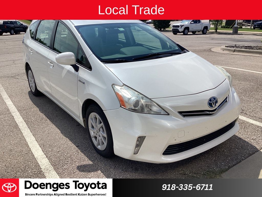 2012 Toyota Prius v Three's photo