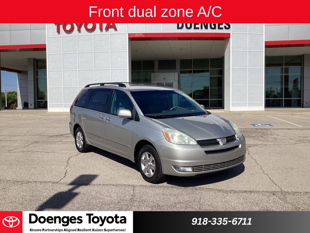 2004 Toyota Sienna's photo