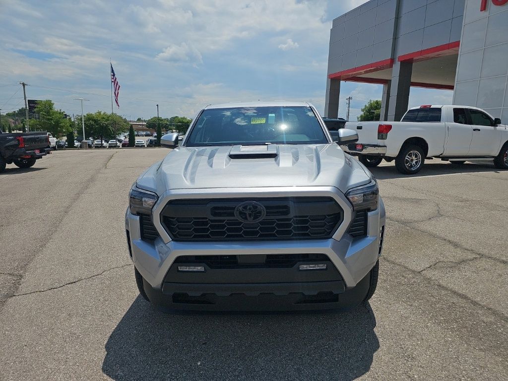 2026 Toyota Tacoma TRD Sport - Photo 11