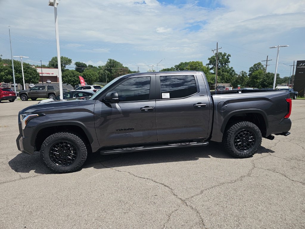 2026 Toyota Tundra SR5 - Photo 8