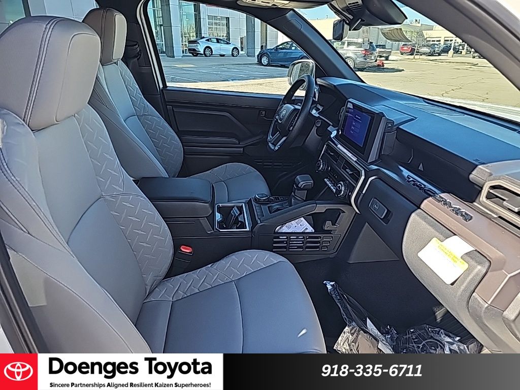 2026 Toyota Tacoma SR5 - Photo 23