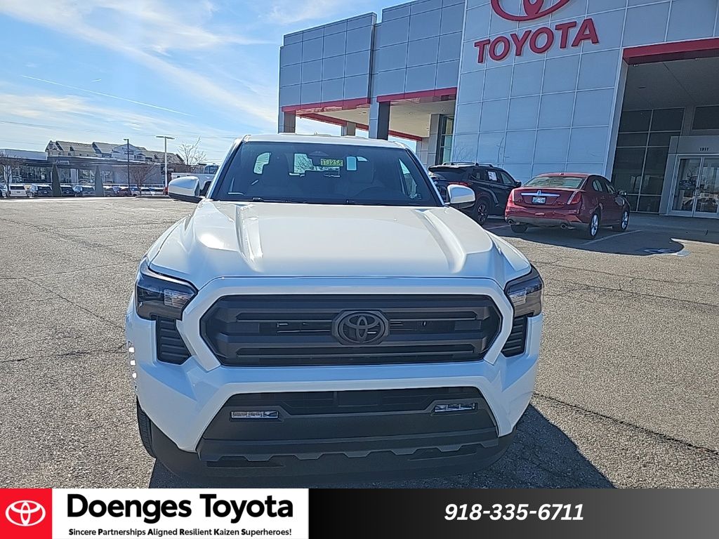 2026 Toyota Tacoma SR5 - Photo 11