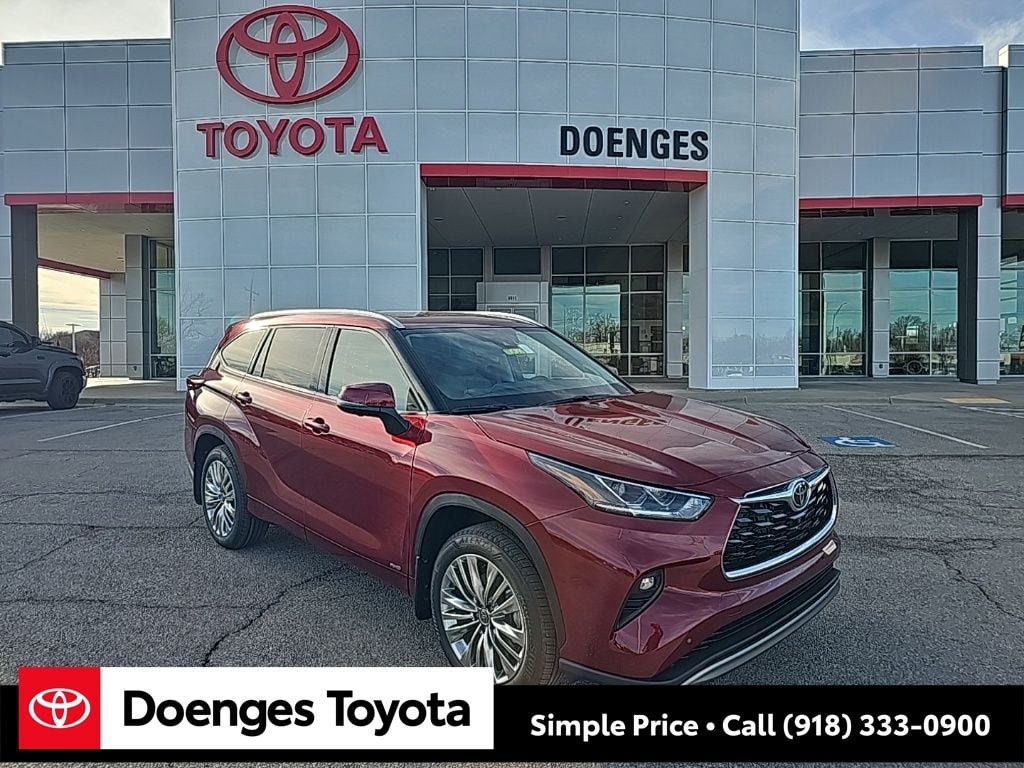 2026 Toyota Highlander Platinum's photo