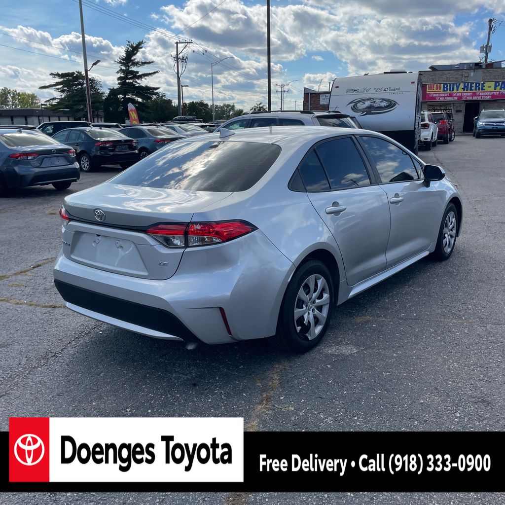 2020 Toyota Corolla LE photo 4