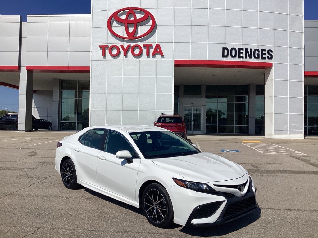 2023 Toyota Camry SE