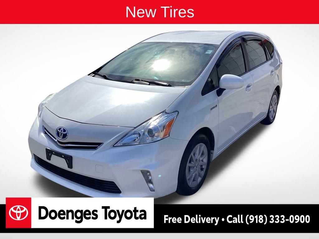 2014 Toyota Prius V Three photo 3