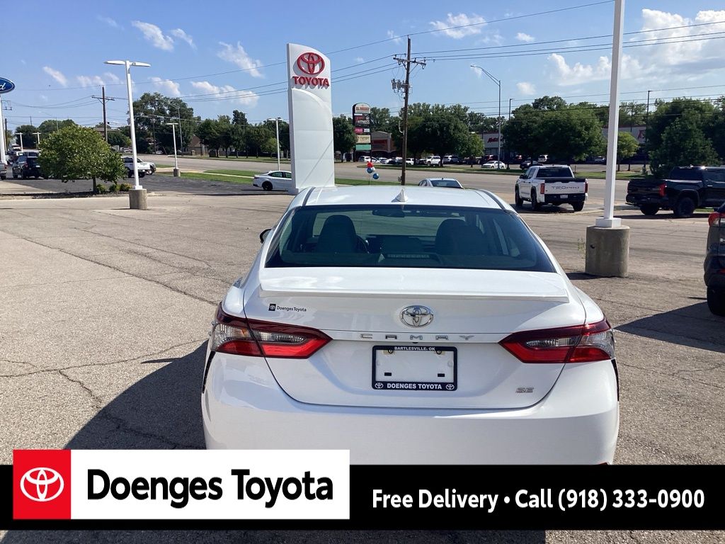 2023 Toyota Camry SE photo 2
