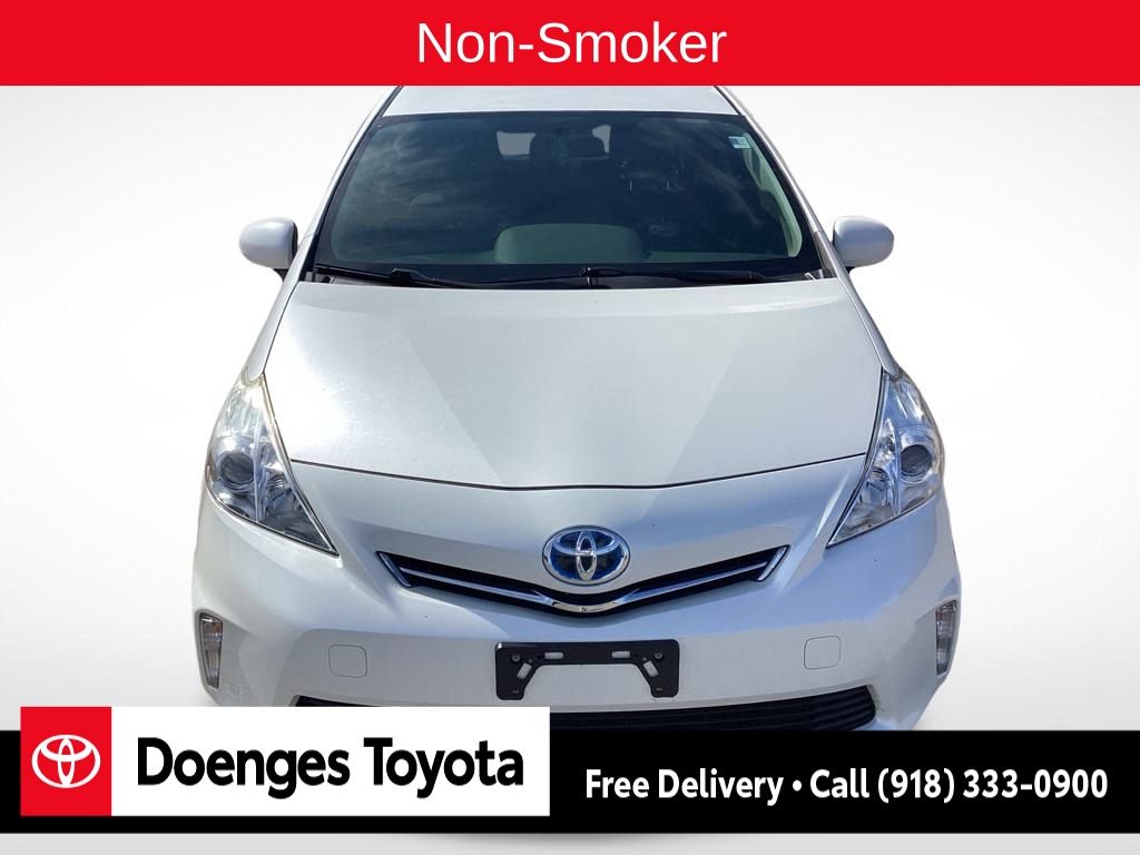 2014 Toyota Prius V Three photo 2