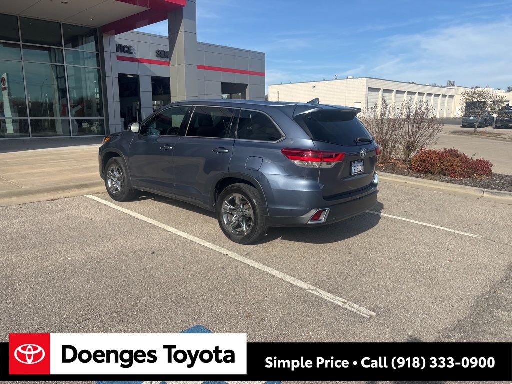 2018 Toyota Highlander Limited Platinum photo 3