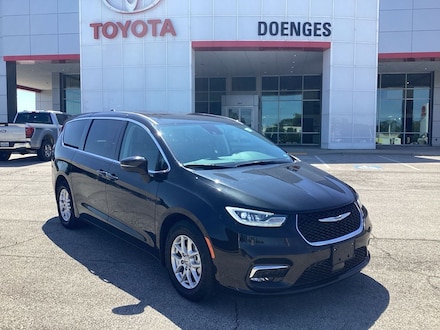 2023 Chrysler Pacifica Touring L Van Passenger Van