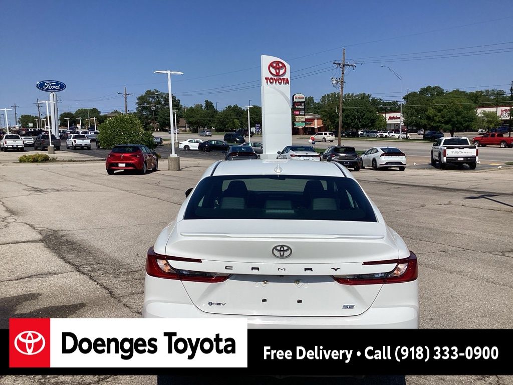 2025 Toyota Camry SE photo 2