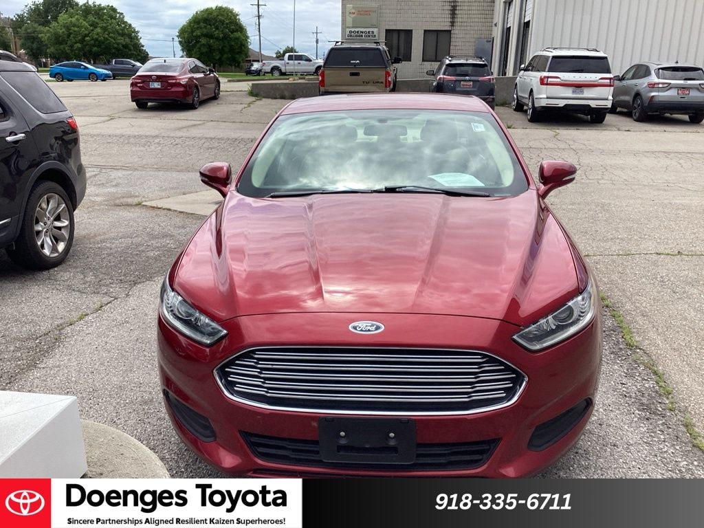 Used 2015 Ford Fusion SE Sedan