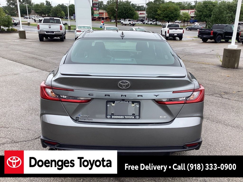2025 Toyota Camry SE photo 4