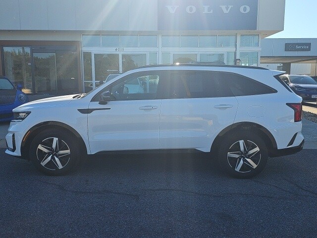 2023 Kia Sorento S photo 3