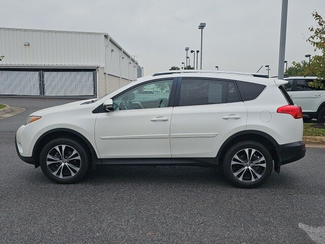 2015 Toyota RAV4 Limited photo 2