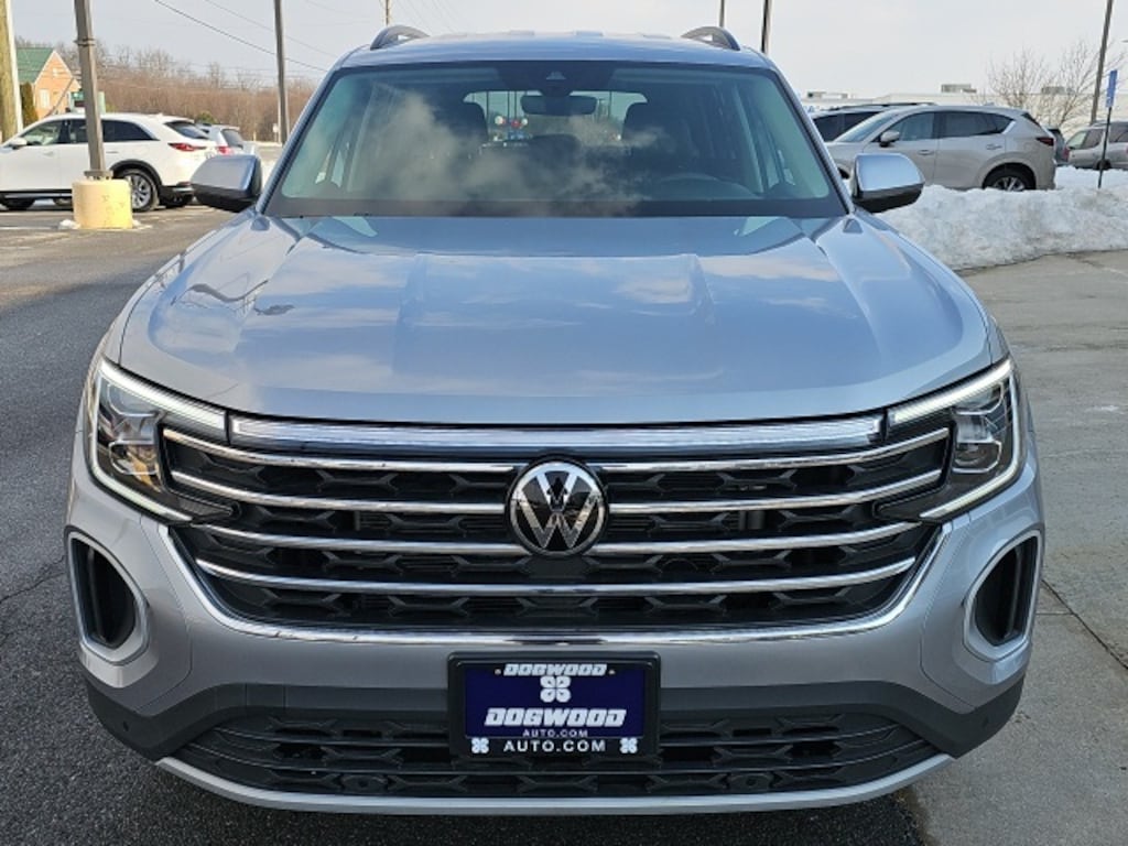Used 2025 Volkswagen Atlas 2.0T SE w/Technology SUV