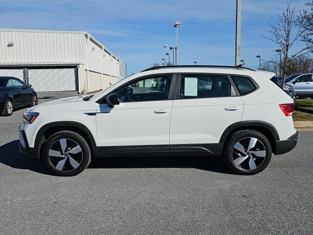 2024 Volkswagen Taos S photo 2