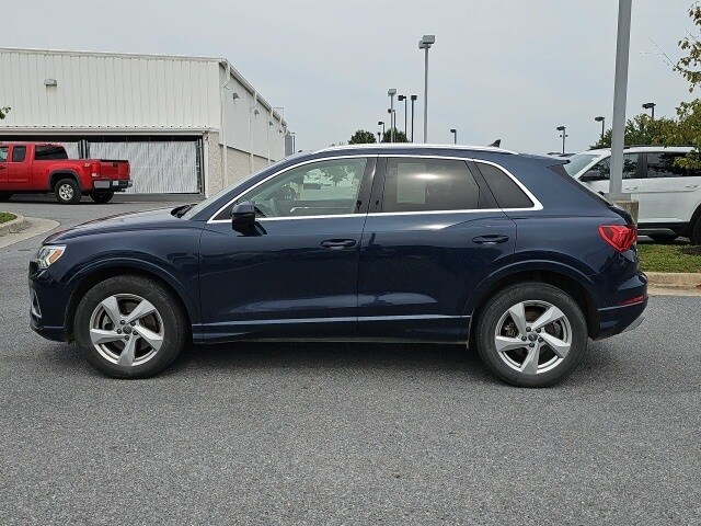 2020 Audi Q3 45 TFSI Premium photo 2