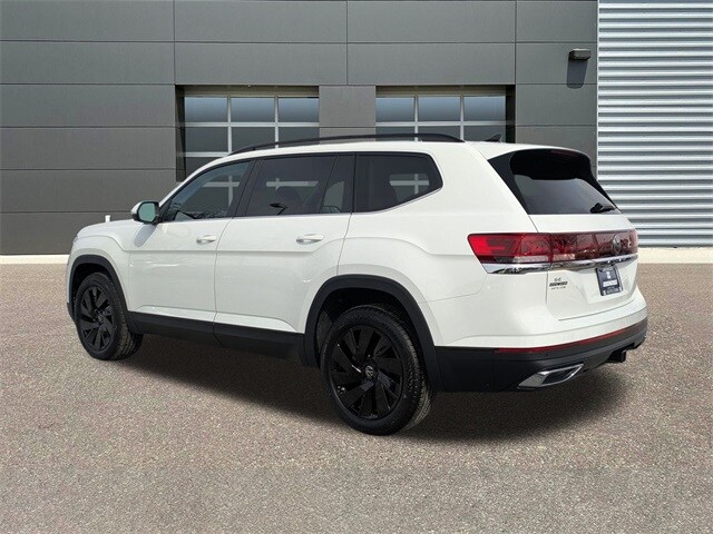2025 Volkswagen Atlas SE Technology photo 2