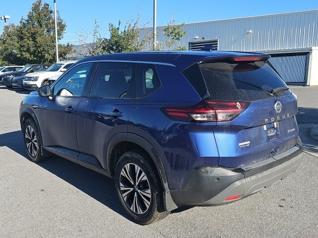 2021 Nissan Rogue SV photo 3