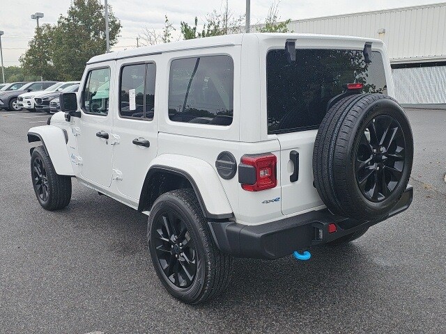 2024 Jeep Wrangler 4xe Sahara photo 4