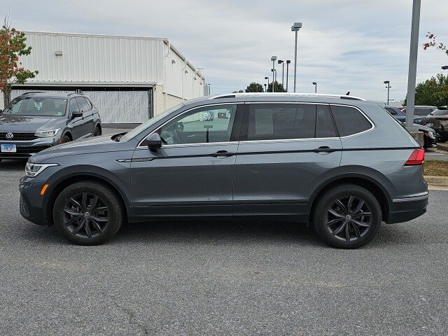 2023 Volkswagen Tiguan SE photo 2