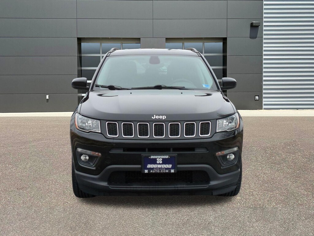Used 2018 Jeep Compass Latitude FWD SUV