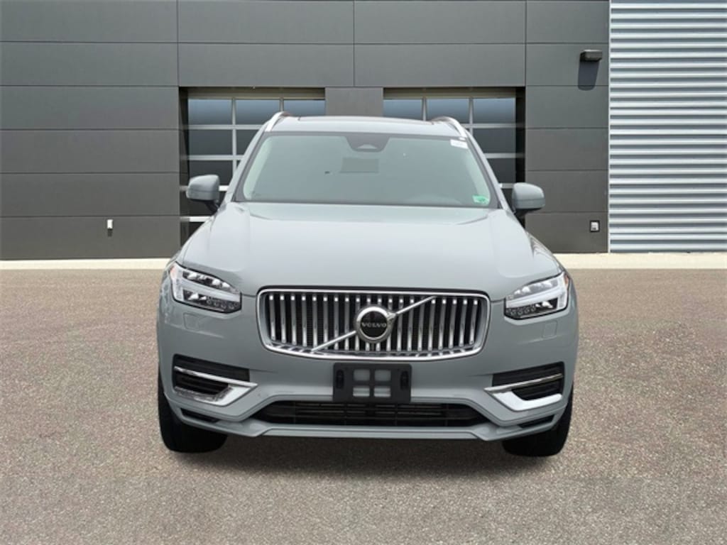 Used 2025 Volvo XC90 plug-in hybrid T8 Core 7-Seater SUV