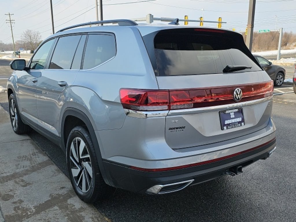 Used 2025 Volkswagen Atlas 2.0T SE w/Technology SUV