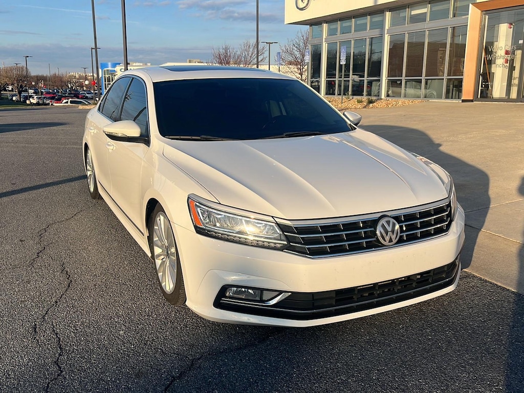 Used 2017 Volkswagen Passat 1.8T SE Sedan