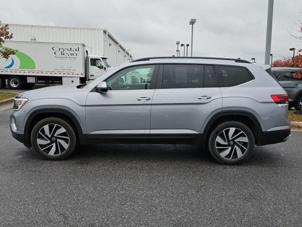 Used 2024 Volkswagen Atlas 2.0T SE w/Technology SUV