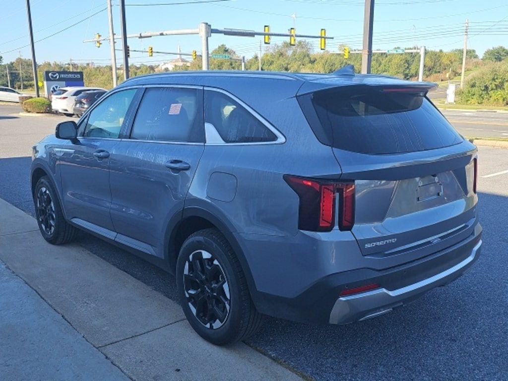 Used 2024 Kia Sorento S SUV