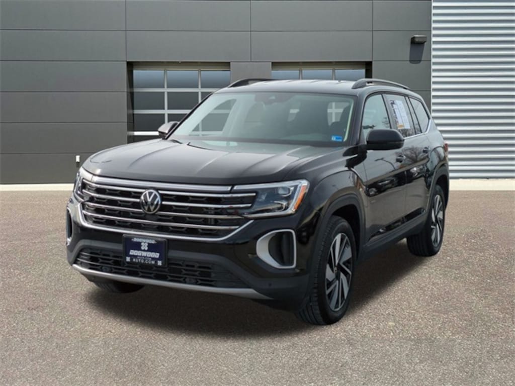 Used 2025 Volkswagen Atlas 2.0T SE w/Technology SUV