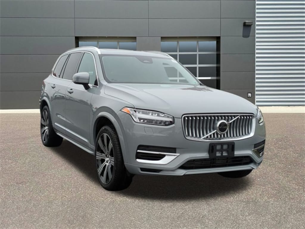 Used 2025 Volvo XC90 plug-in hybrid T8 Core 7-Seater SUV
