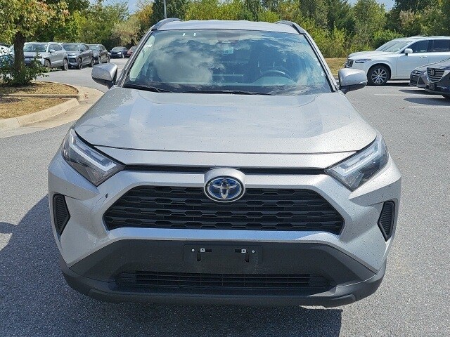2024 Toyota RAV4 Hybrid XLE photo 2